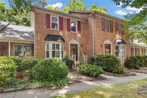 15 Milpond Ln, Greensboro, NC 27455