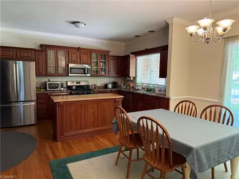 1223 Gatehouse Rd, High Point, NC 27262 photo 7