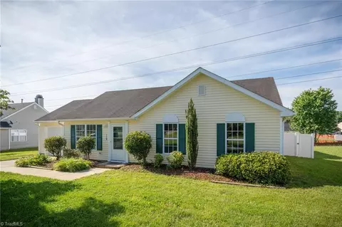 119 Hammond Dr, Greensboro, NC 27410