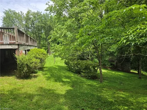 314 Hillcrest Dr, Elkin, NC 28621 photo 25