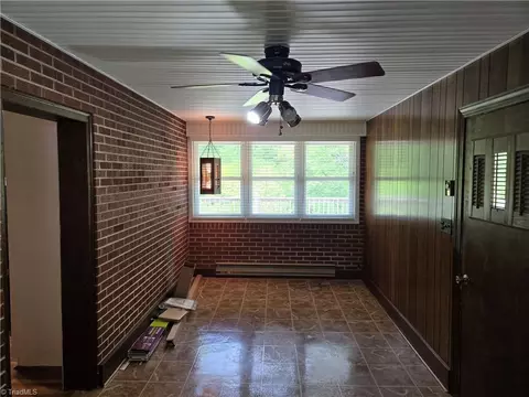 314 Hillcrest Dr, Elkin, NC 28621 photo 14