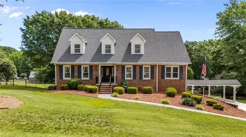 8016 Riverview Dr, Clemmons, NC 27012 photo 2