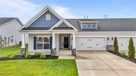 6624 Knob Creek Dr, Whitsett, NC 27377