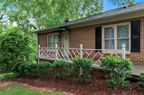 881 Brookleigh Ct, Winston Salem, NC 27104