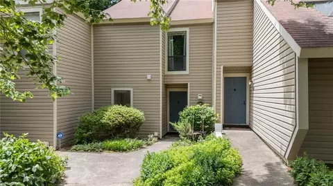 217 Village Ln #G, Greensboro, NC 27409