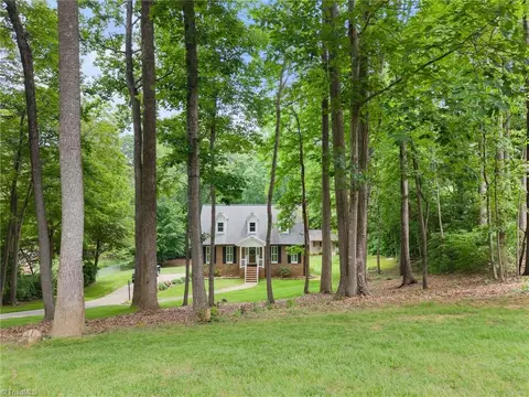498 Farmstead Rd, Winston Salem, NC 27107
