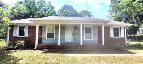 305 Corliss St, Greensboro, NC 27406