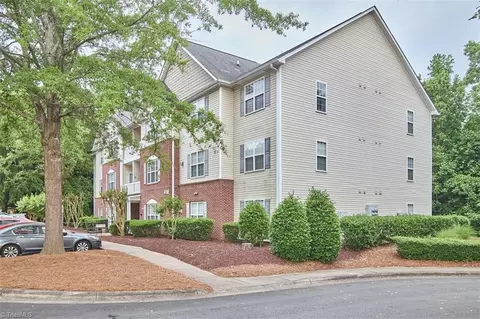 4712 Brighton Park Dr #1B, Winston Salem, NC 27103