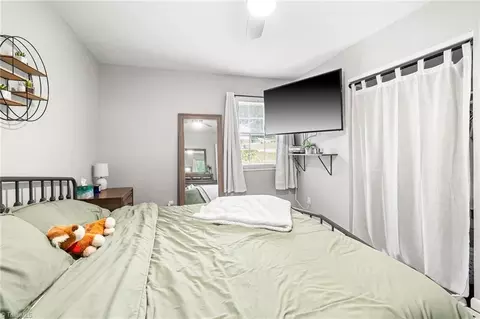 Bedroom - 1126 Springfield Rd E, High Point, NC 27263 photo 2 of 6