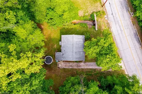 View/Area - 1126 Springfield Rd E, High Point, NC 27263 photo 1 of 5