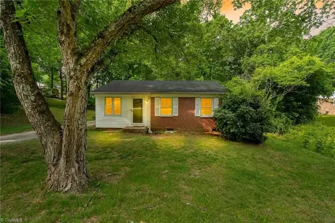 1126 Springfield Rd E, High Point, NC 27263