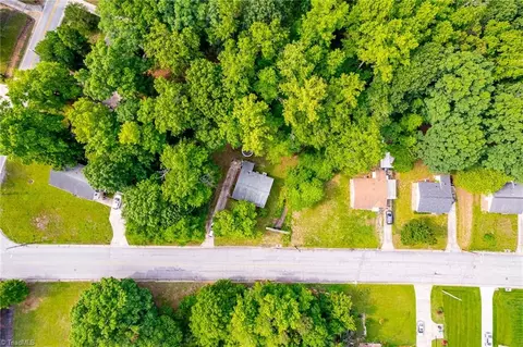 View/Area - 1126 Springfield Rd E, High Point, NC 27263 photo 3 of 5