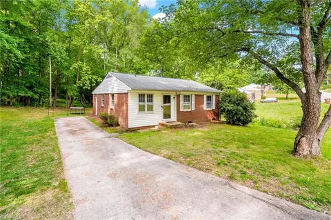 Exterior - 1126 Springfield Rd E, High Point, NC 27263 photo 2 of 8