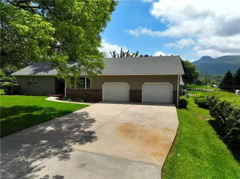 321 Shoals Rd, Pinnacle, NC 27043 photo 4