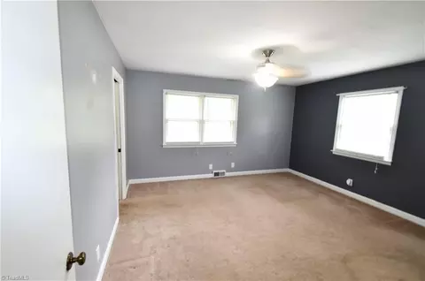 321 Shoals Rd, Pinnacle, NC 27043 photo 15