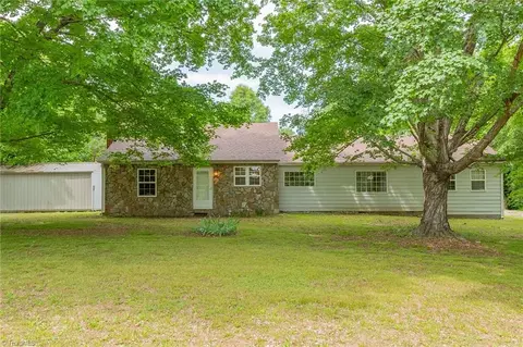 6704 Welborn Rd, Trinity, NC 27370