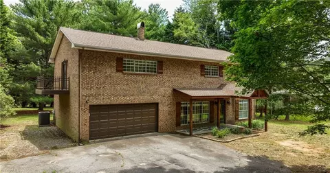 4719 Abbotts Creek Church Rd, Kernersville, NC 27284