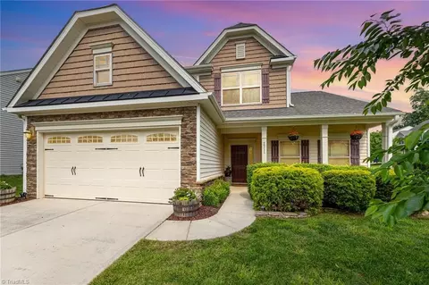 2711 Chari Park Ln, Walkertown, NC 27051