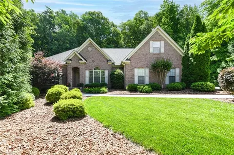 7504 Summer Breeze Ct, Summerfield, NC 27358