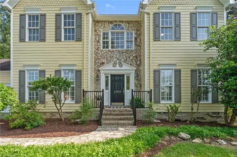 3003 Peninsula Dr, Jamestown, NC 27282