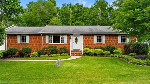 103 Sprucetree Dr, Mcleansville, NC 27301