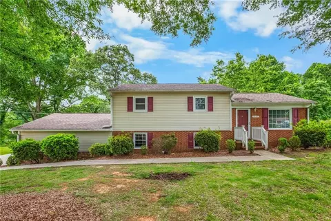 4642 Kings Gate Dr, Winston Salem, NC 27101