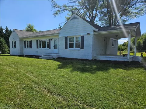 6414 Nc Highway 704, Sandy Ridge, NC 27046