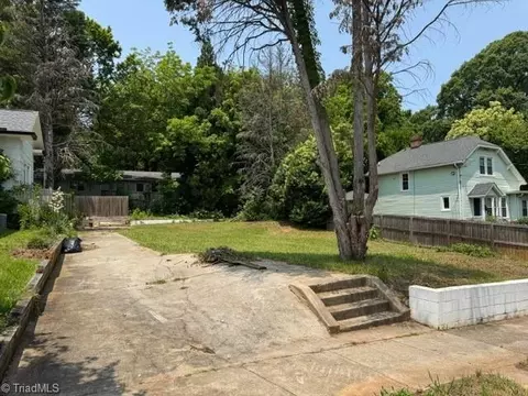 526 Lockland Ave, Winston Salem, NC 27103