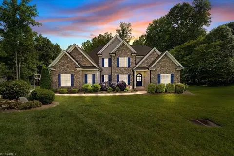 8441 Alice Player Dr, Oak Ridge, NC 27310