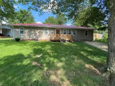 409 Carter Dr, Thomasville, NC 27360