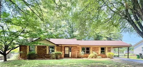 7062 S Nc Highway 66, King, NC 27021