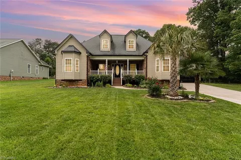 4636 Shattalon Cir, Winston Salem, NC 27106