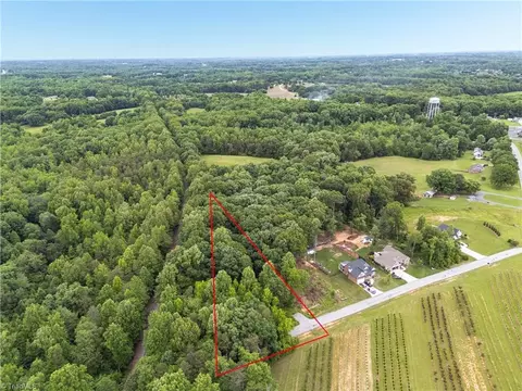 202 Belle Arbor Dr, Winston Salem, NC 27107