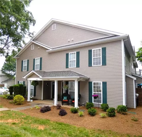 149 Pinewood Ln #104, Bermuda Run, NC 27006