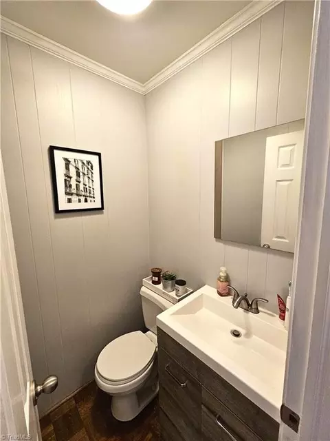 Bath - 831 Sunset Dr, Pilot Mountain, NC 27041 photo 1 of 4