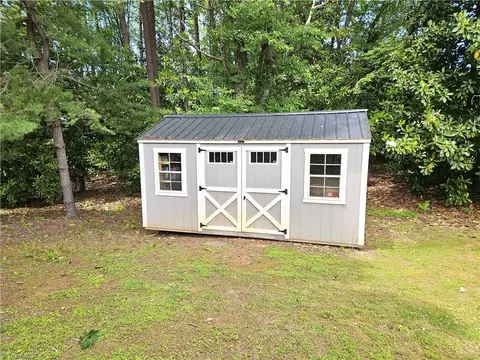 Exterior - 831 Sunset Dr, Pilot Mountain, NC 27041 photo 2 of 3