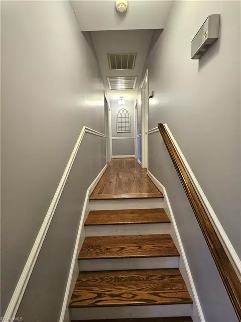 Entry Way - 831 Sunset Dr, Pilot Mountain, NC 27041 photo 2 of 3
