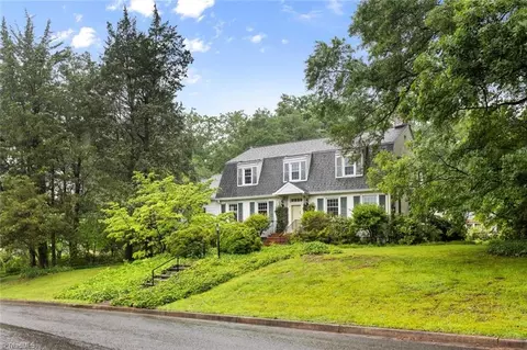 986 Avon Rd, Winston Salem, NC 27104