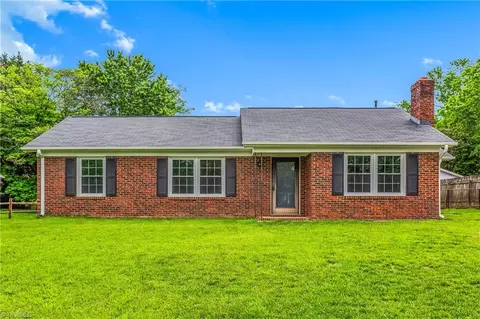 313 Cheltenham Dr, Winston Salem, NC 27103