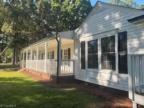 4001 Redberry Rd, Greensboro, NC 27407