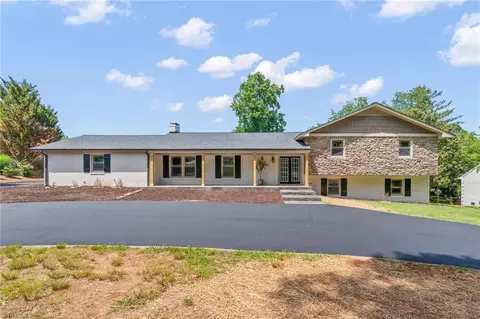 135 Boxwood Cir, Advance, NC 27006