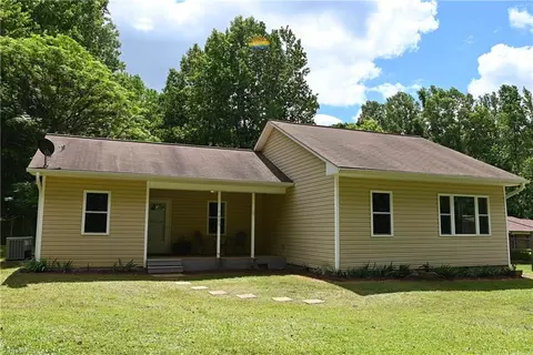 7600 Fairhaven Rd, Browns Summit, NC 27214