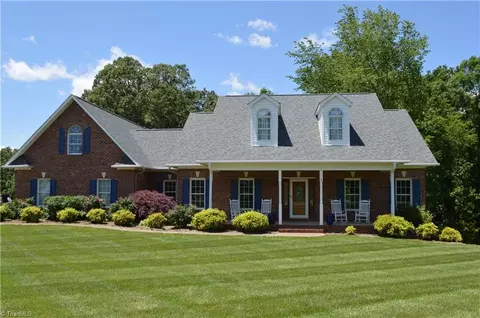 198 Savannah Ln, Mount Airy, NC 27030