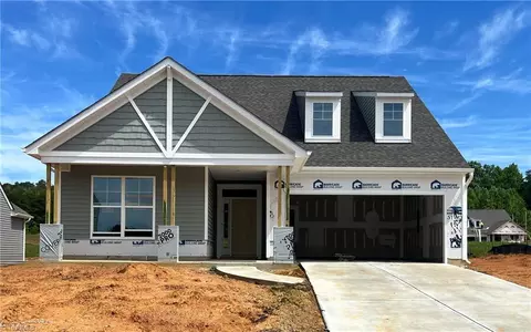 649 Ellabell Dr, Winston Salem, NC 27127