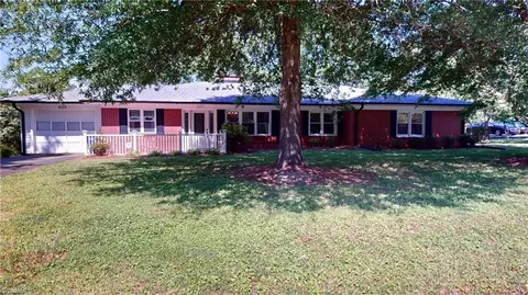 2155 Fancy Gap Rd, Mount Airy, NC 27030