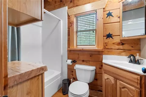 419 Woodpecker Rd, Purlear, NC 28665 photo 16