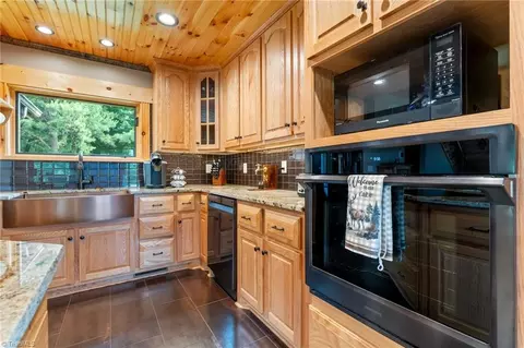 419 Woodpecker Rd, Purlear, NC 28665 photo 20