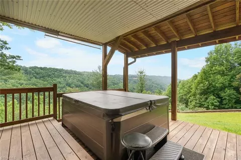 419 Woodpecker Rd, Purlear, NC 28665 photo 7
