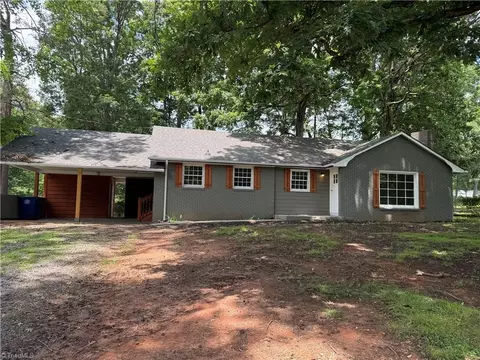 4441 White Rock Rd, Winston Salem, NC 27105