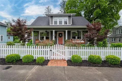 229 Orchard St, Mount Airy, NC 27030